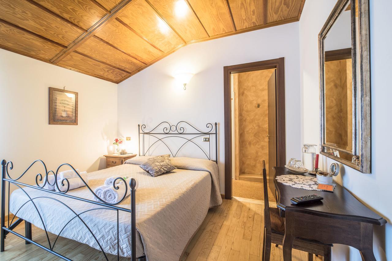 Villa Montegenco Comunanza Exteriör bild