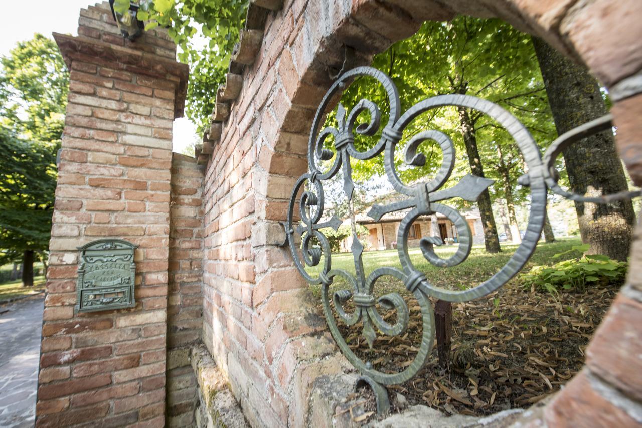 Villa Montegenco Comunanza Exteriör bild